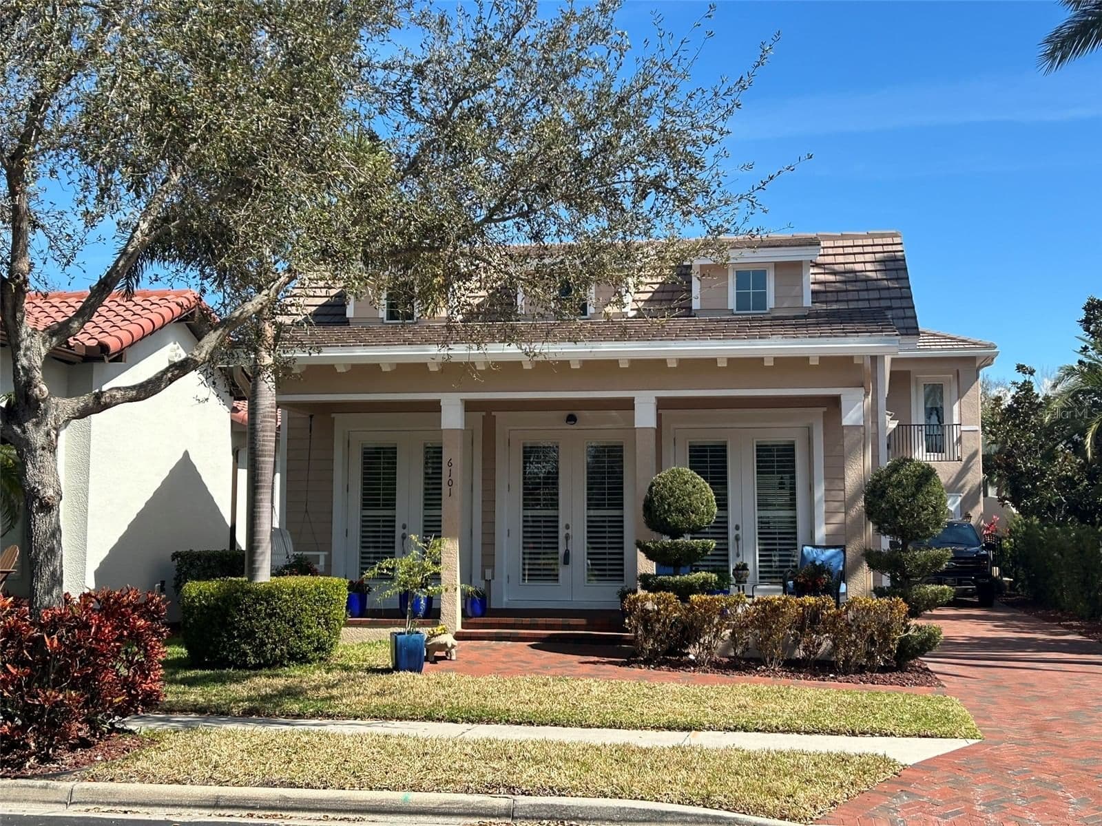6101 YEATS MANOR