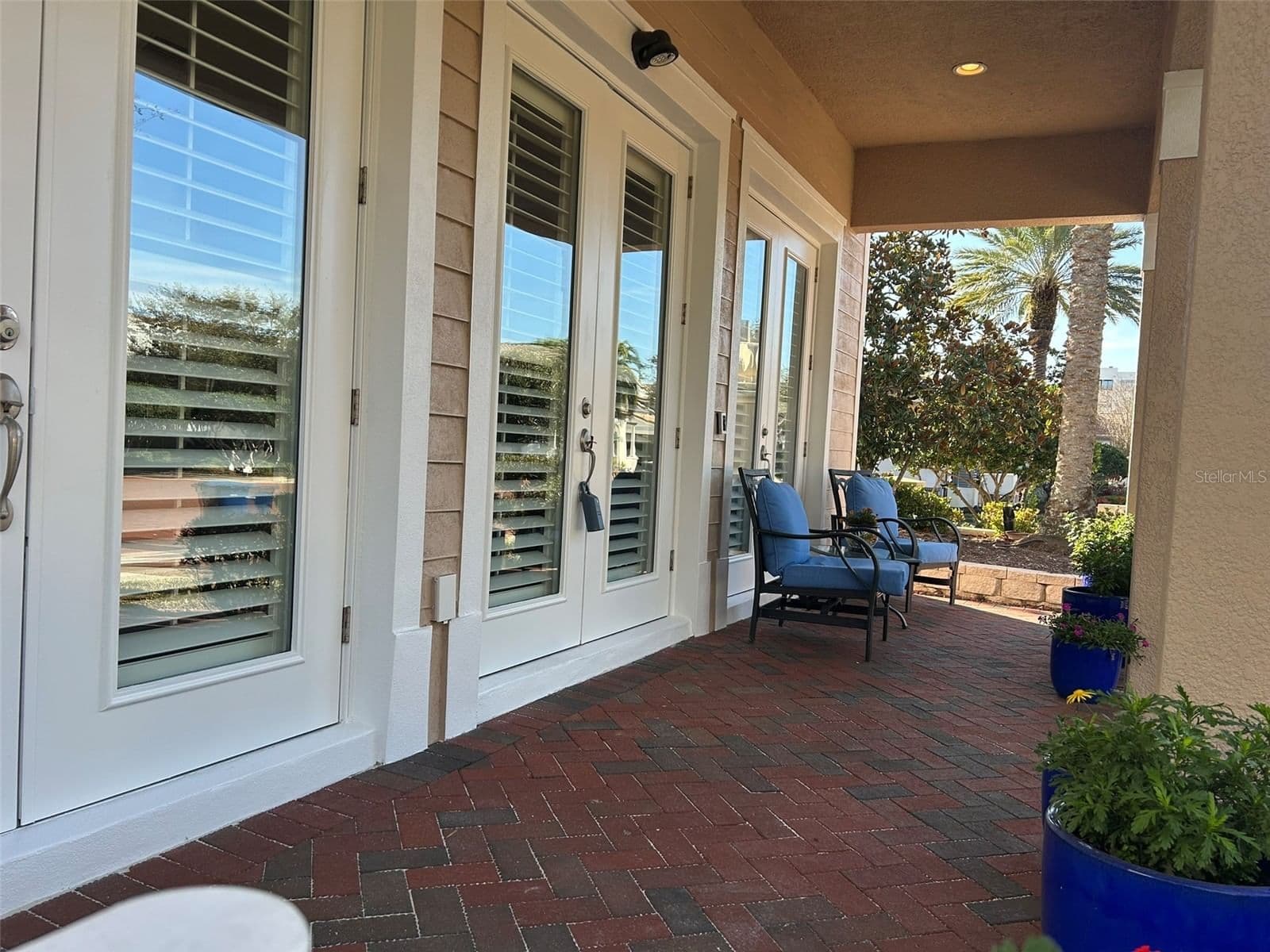 6101 YEATS MANOR