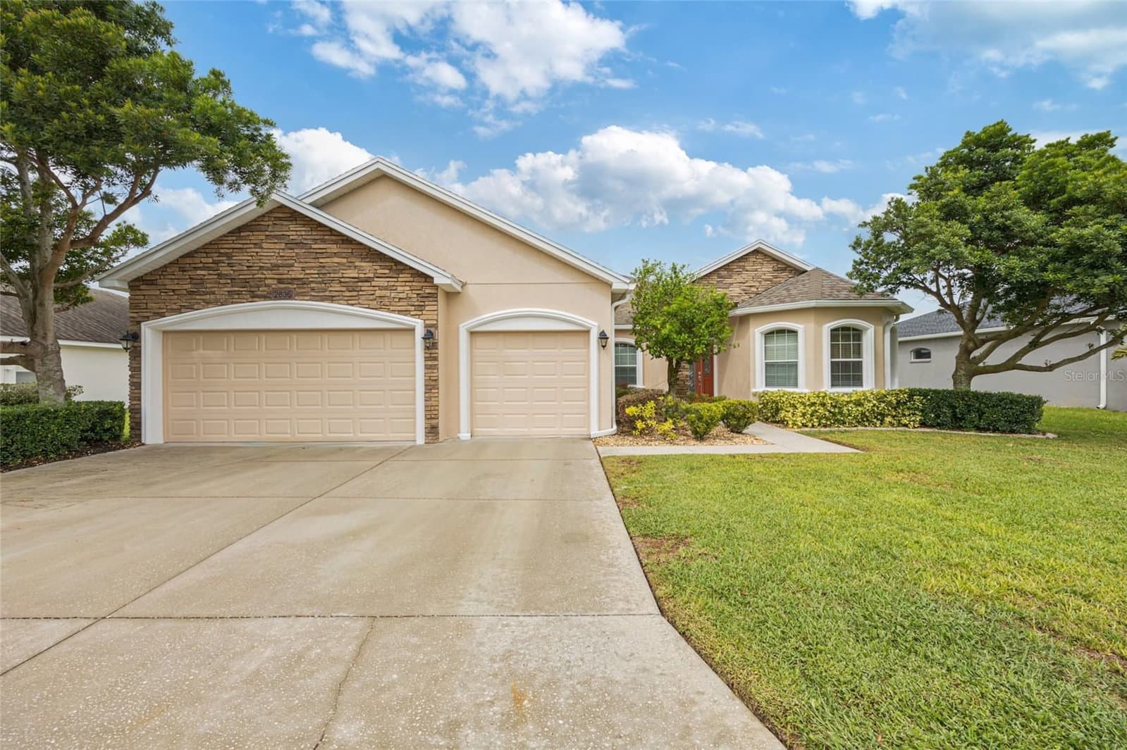 2836 WHITNEY
