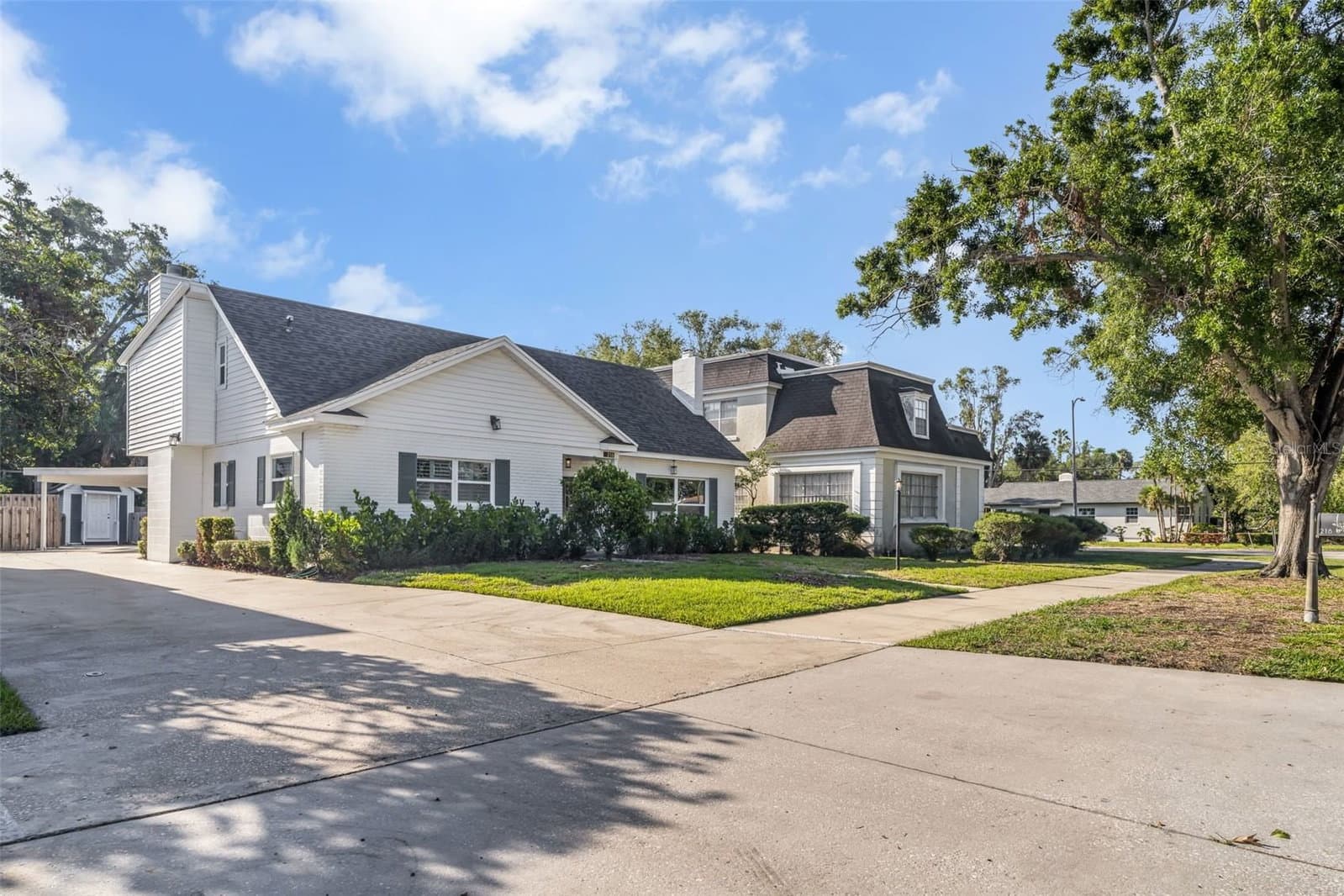 216 SHORE CREST