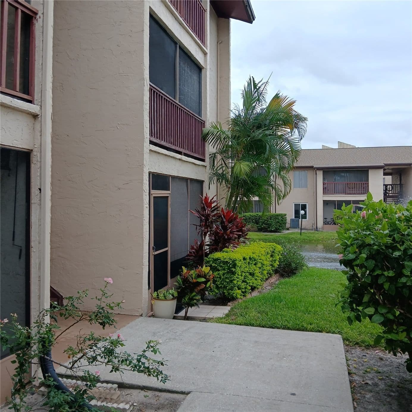 8602 CHAMPLAIN