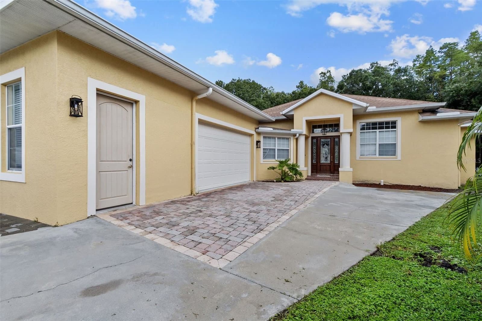 4116 WOODACRE