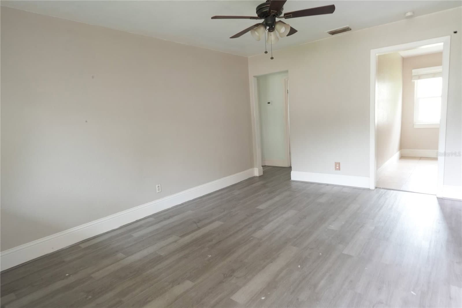 1217 LAMBRIGHT