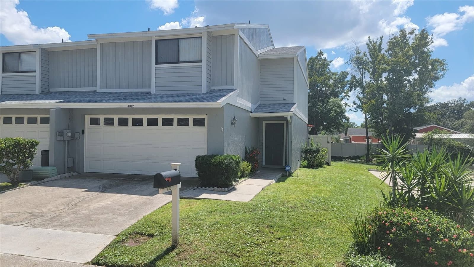 4012 CIRCLEWOOD