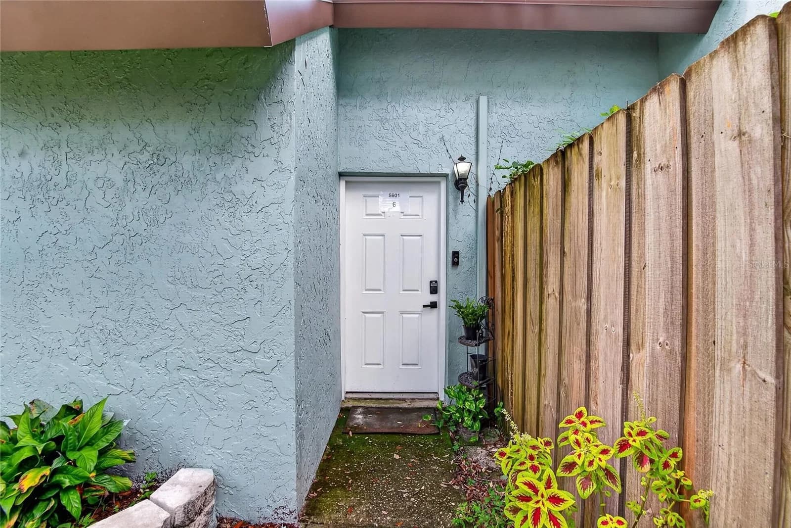 5601 ASHLEY OAKS Drive #6