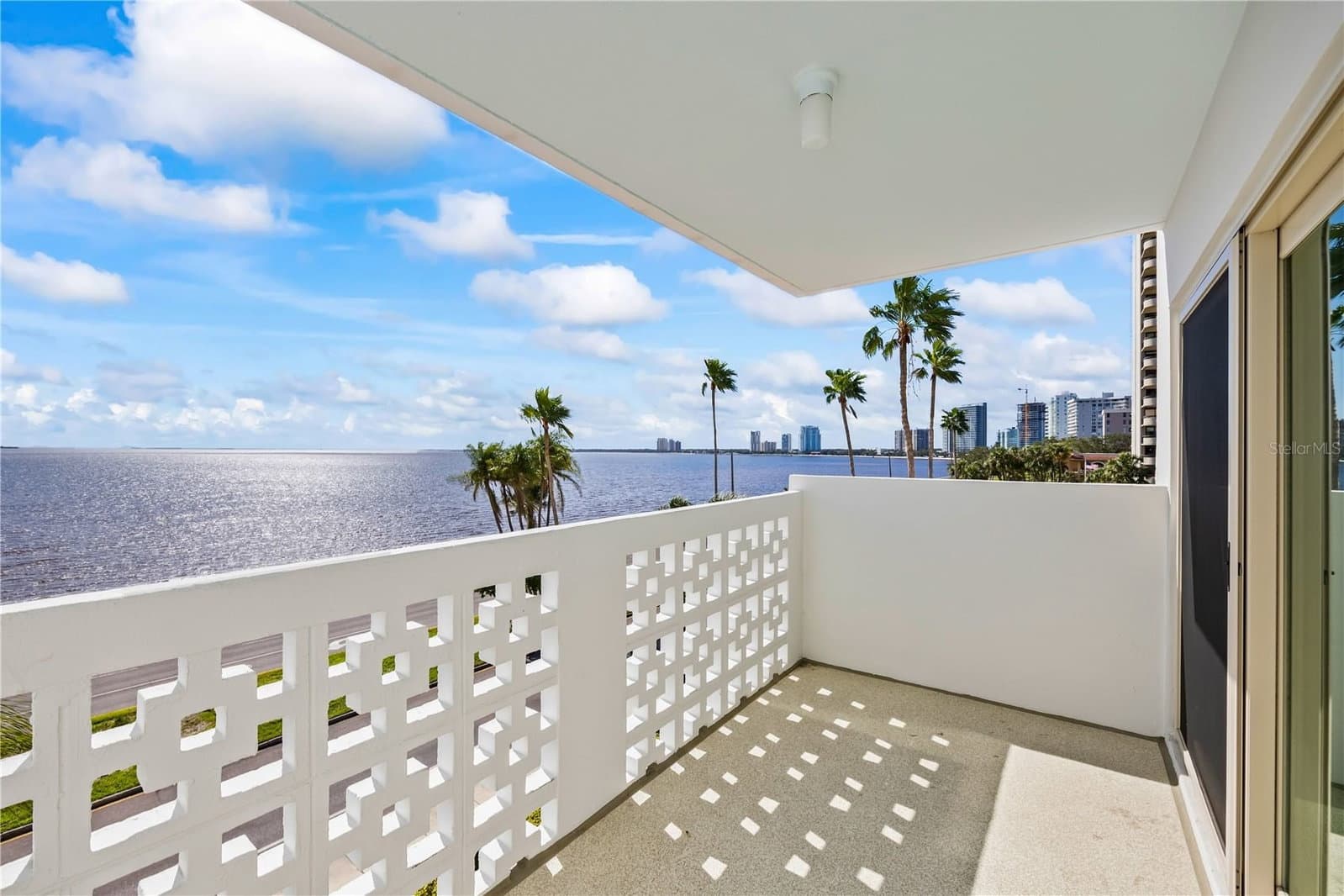 2401 BAYSHORE