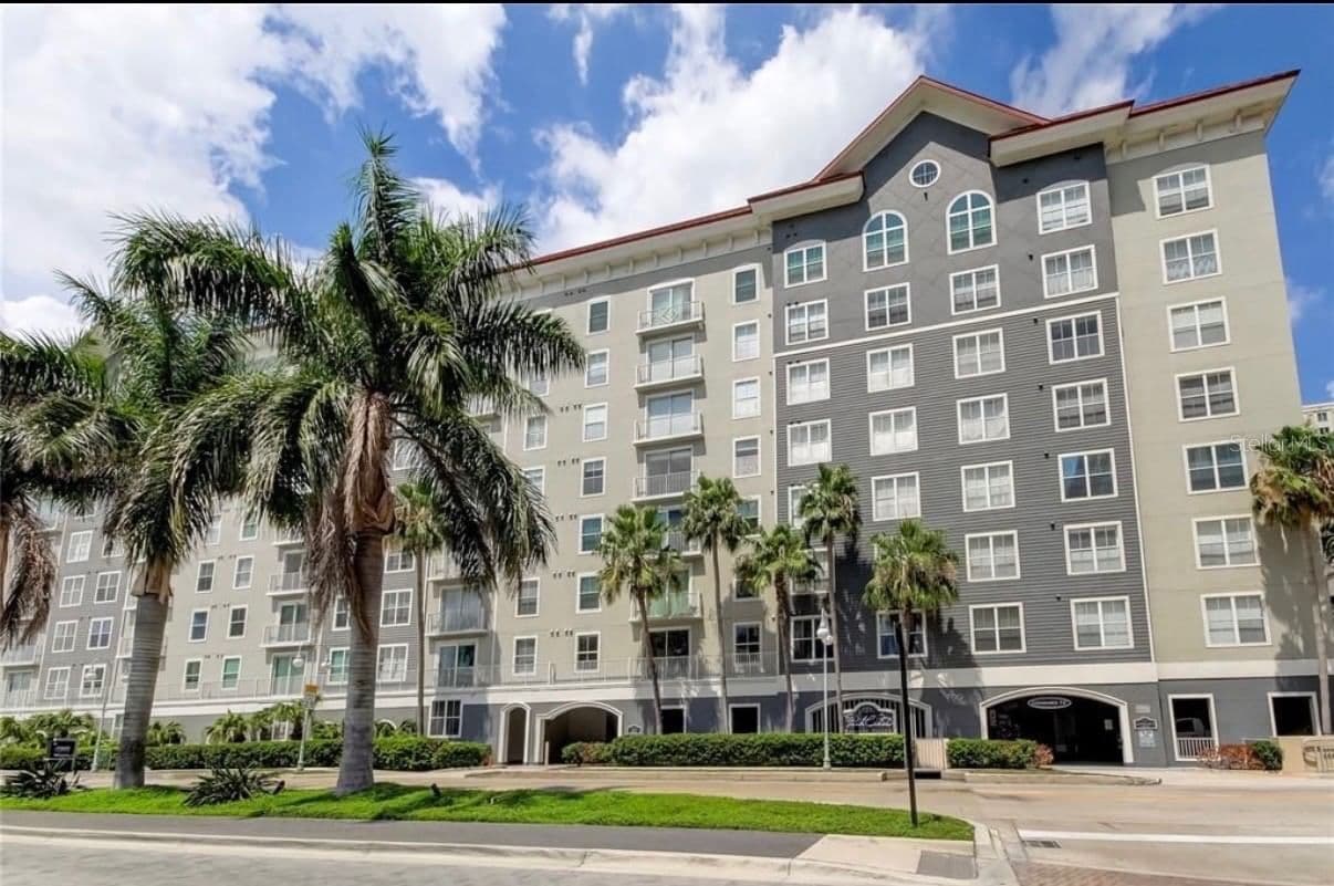 700 HARBOUR ISLAND