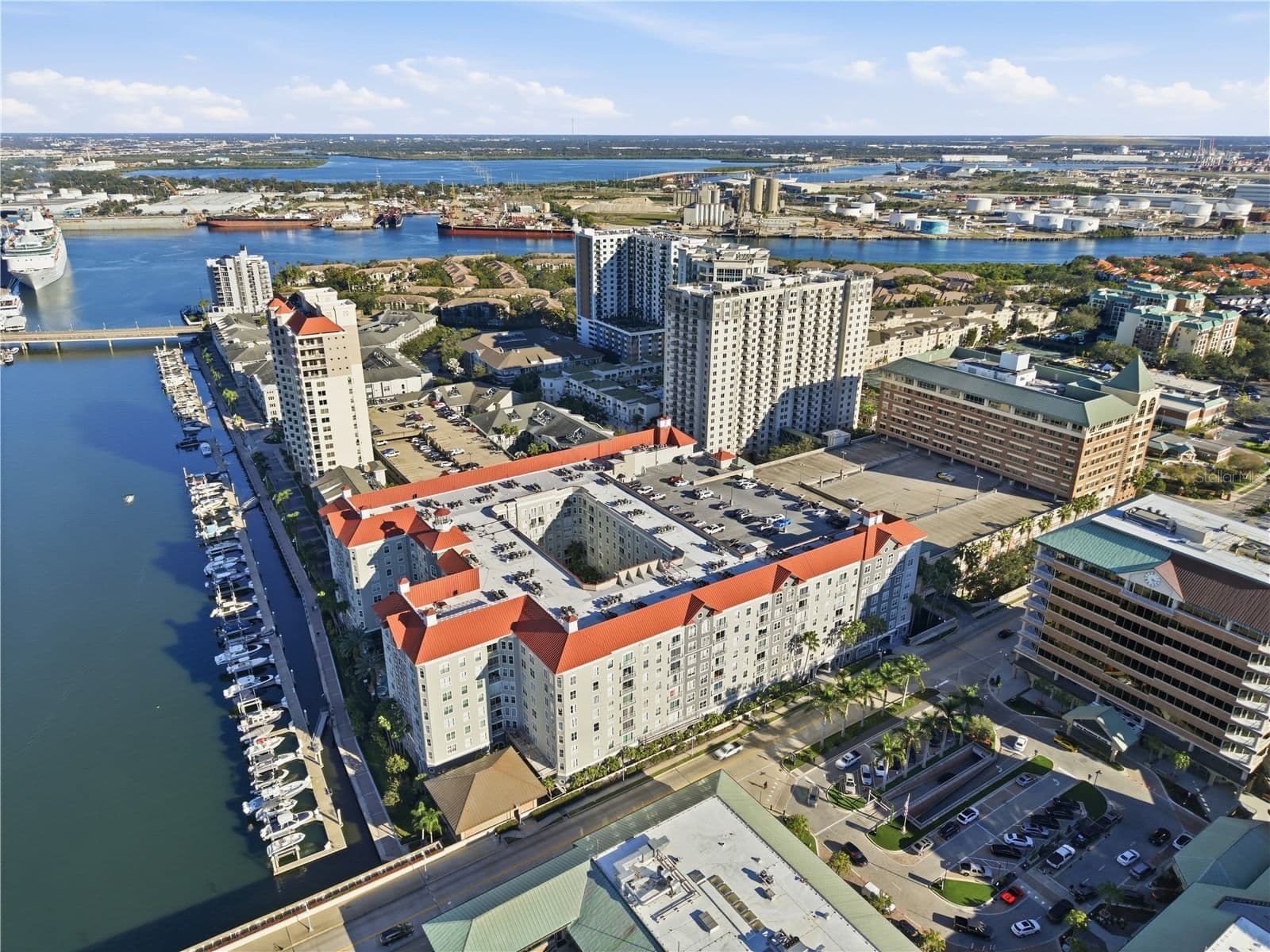 700 HARBOUR ISLAND