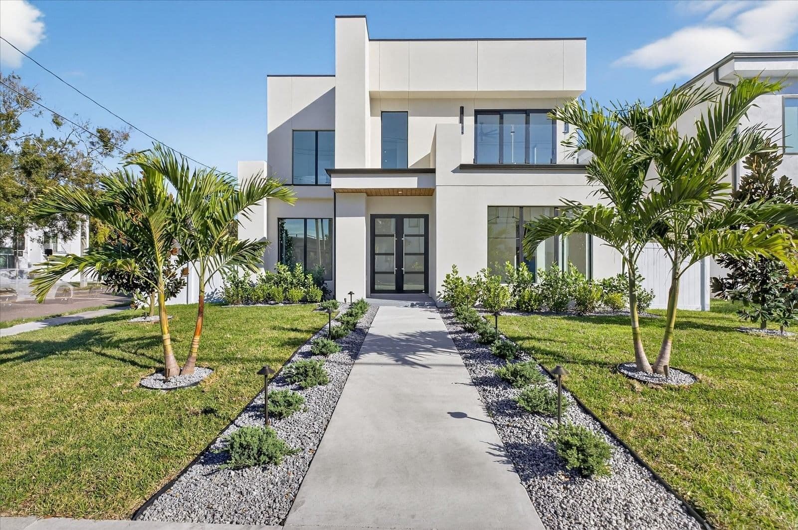 3702 LYNWOOD