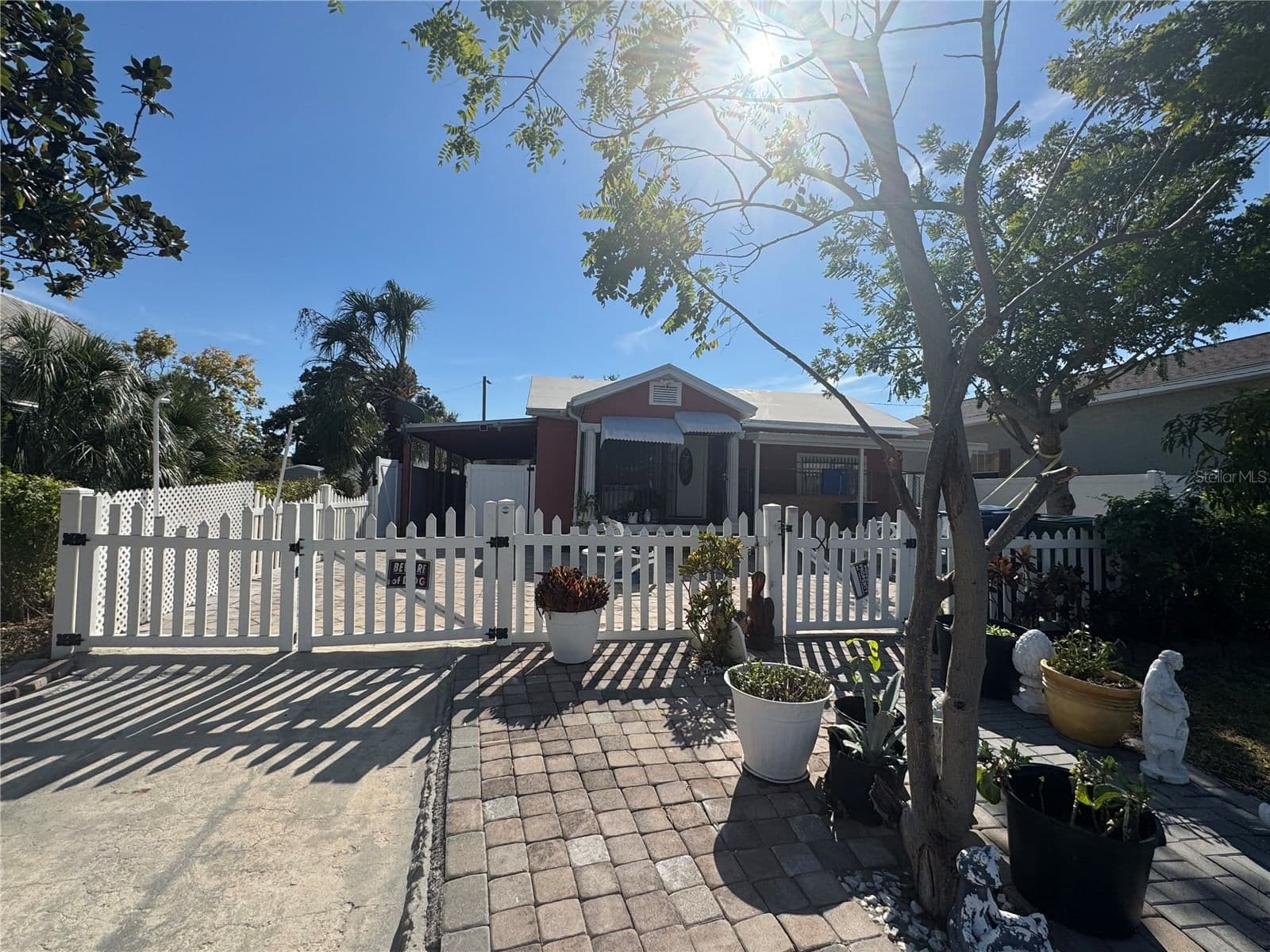 2312 LA SALLE