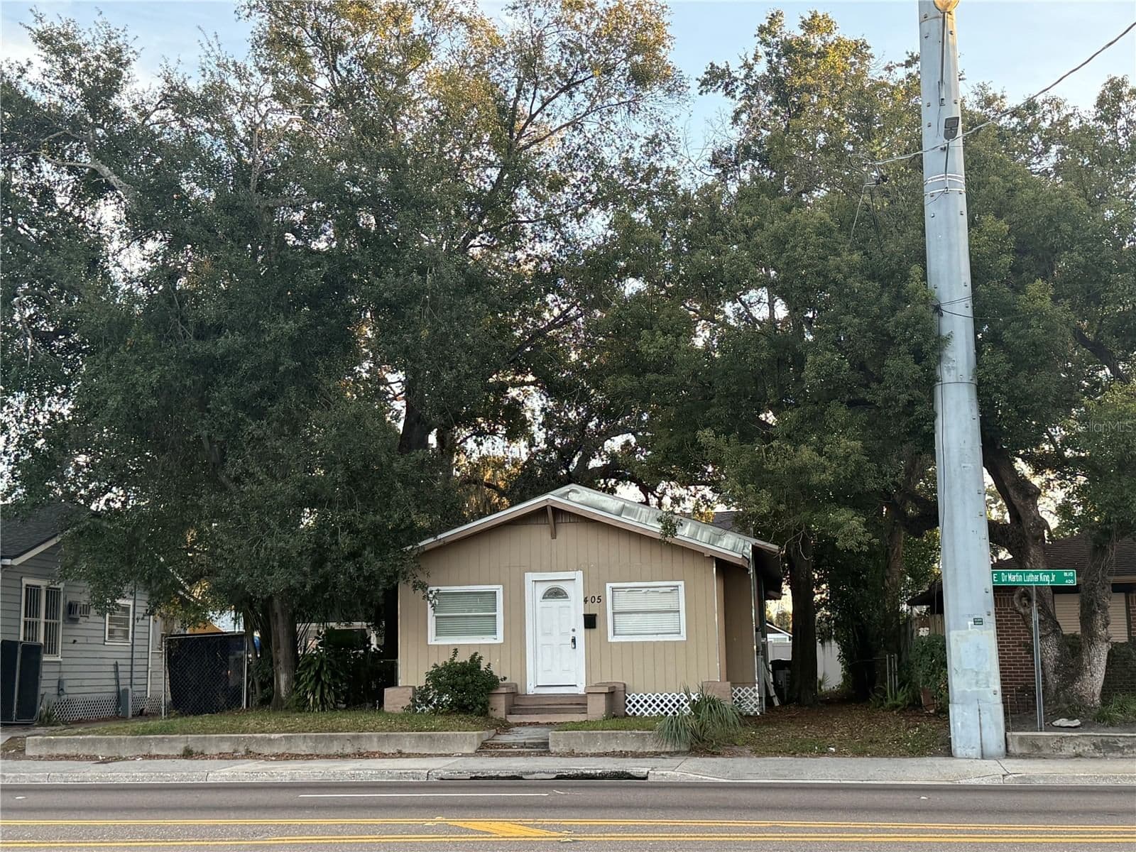 405 DR. MARTIN LUTHER KING JR.