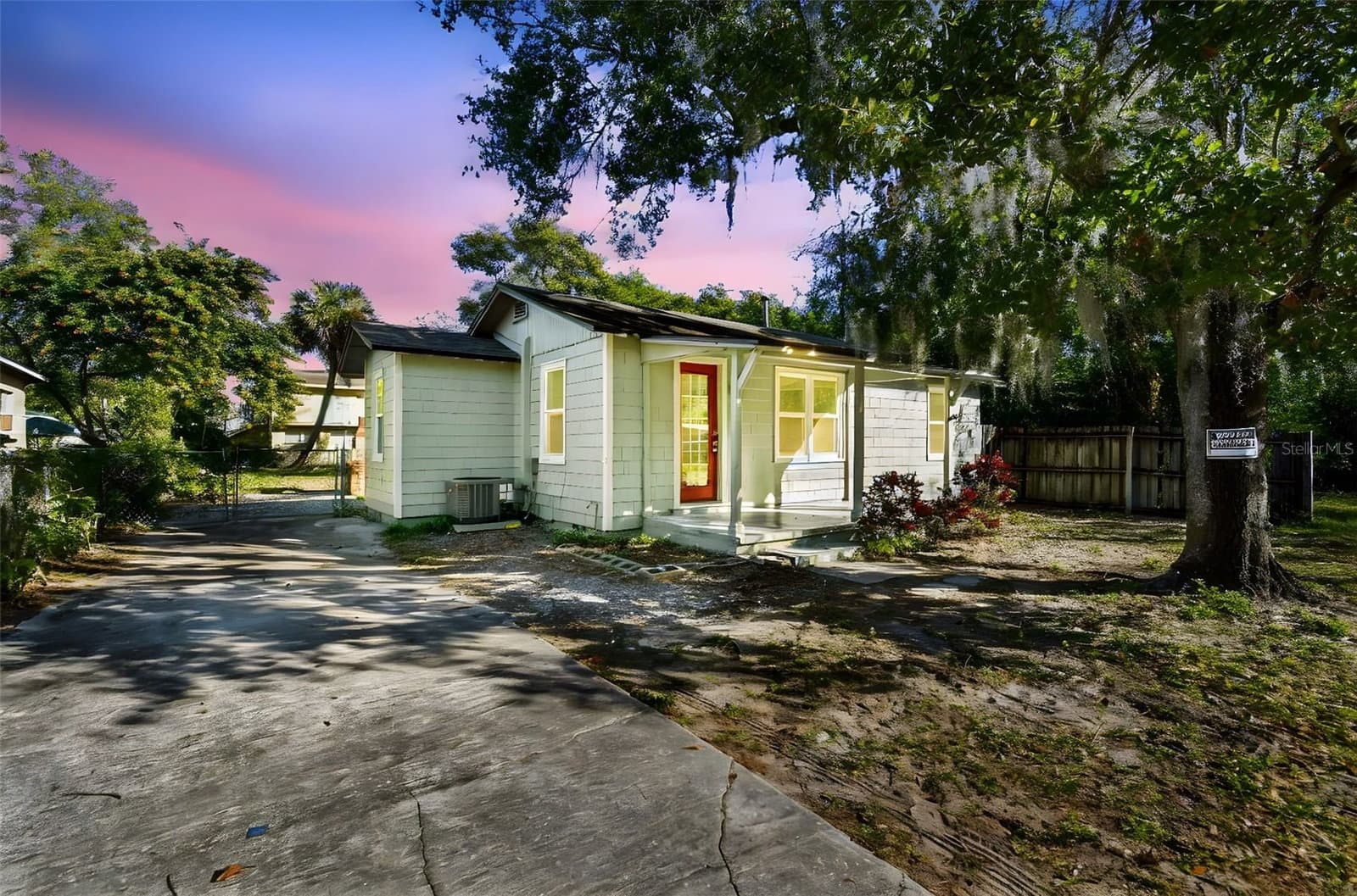 2308 EVERETT