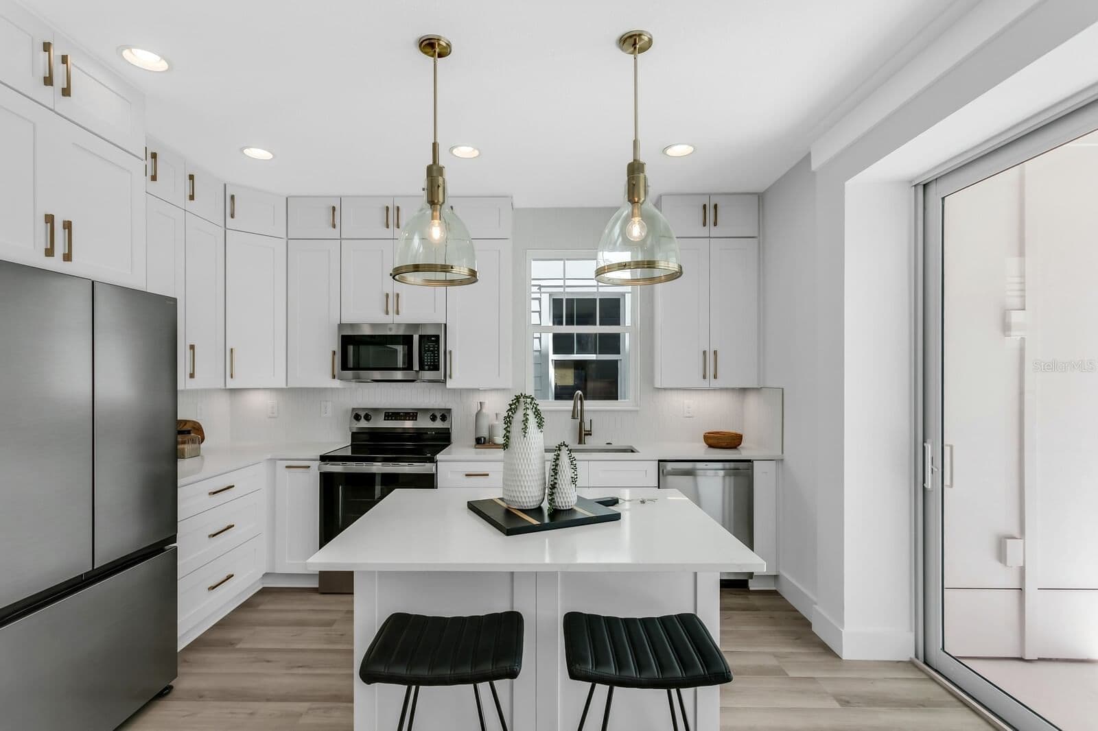 2138 CHESTNUT