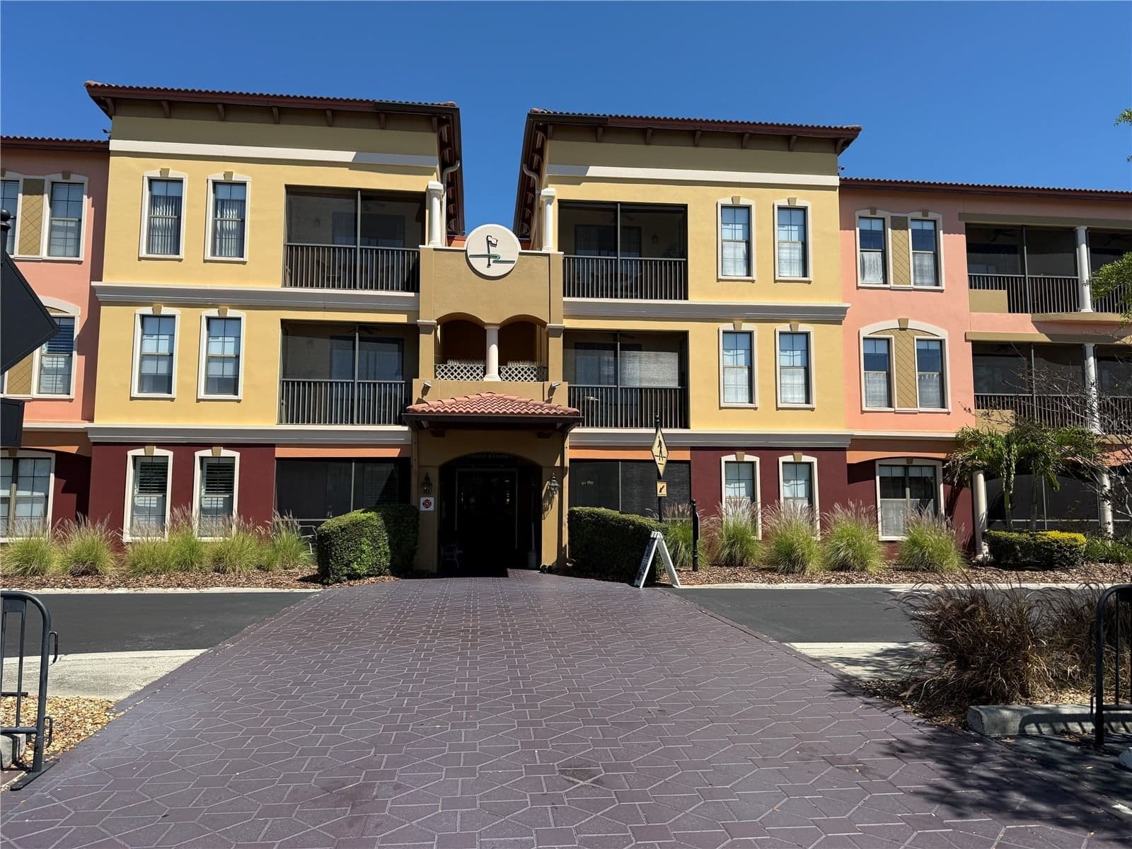 13941 CLUBHOUSE