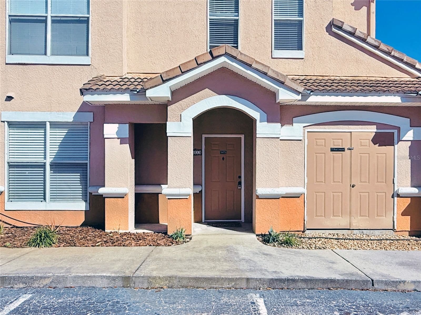 18013 VILLA CREEK