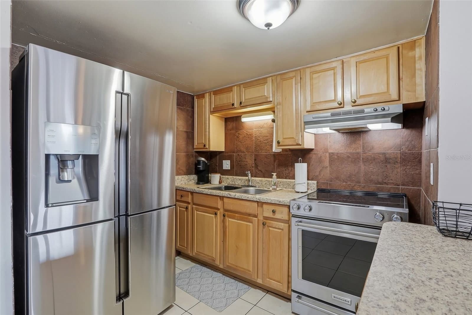 8602 CHAMPLAIN