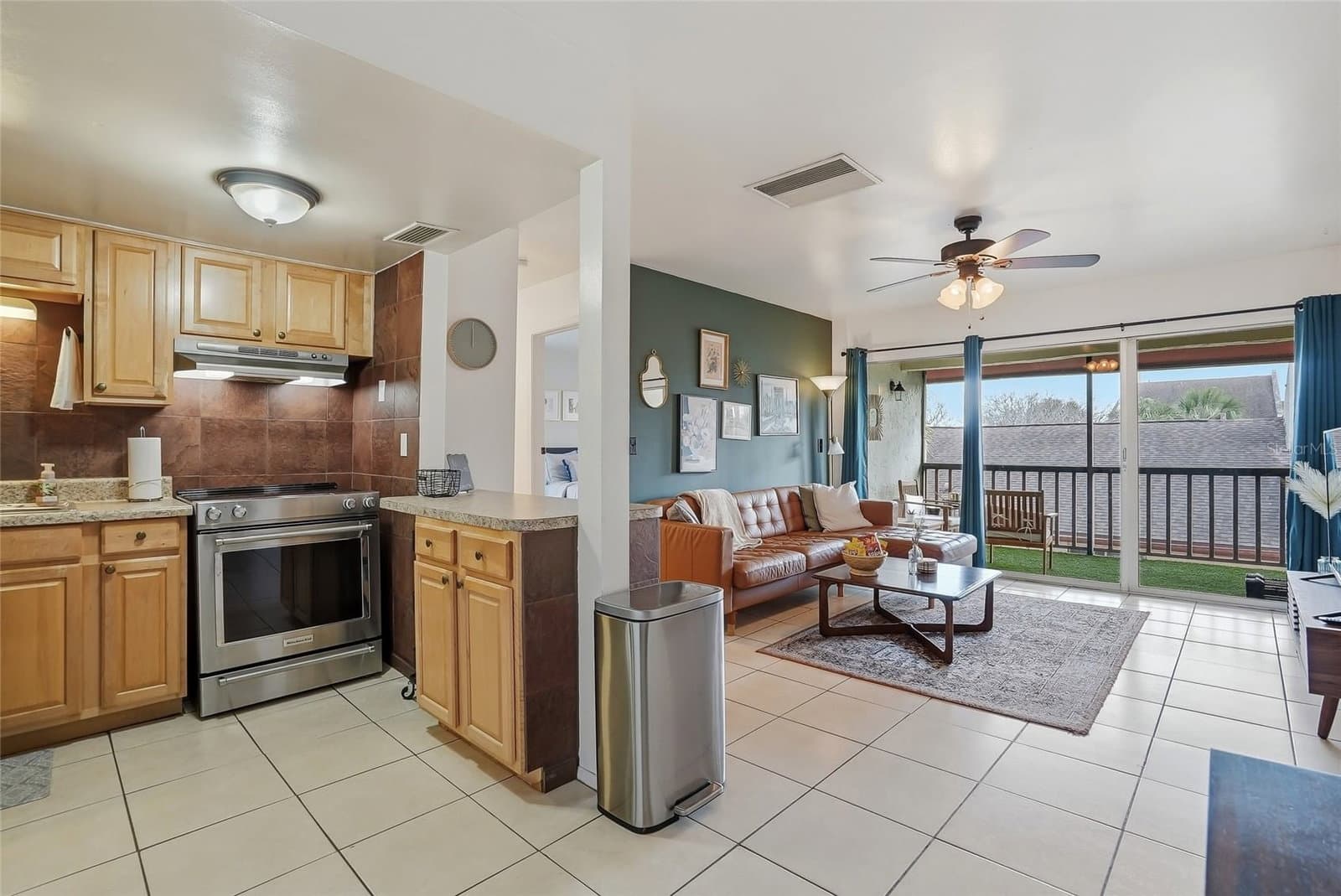 8602 CHAMPLAIN