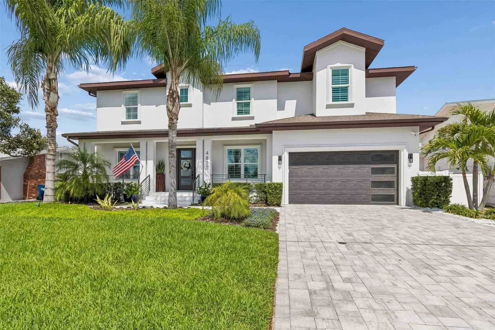 4835 BAY VILLA