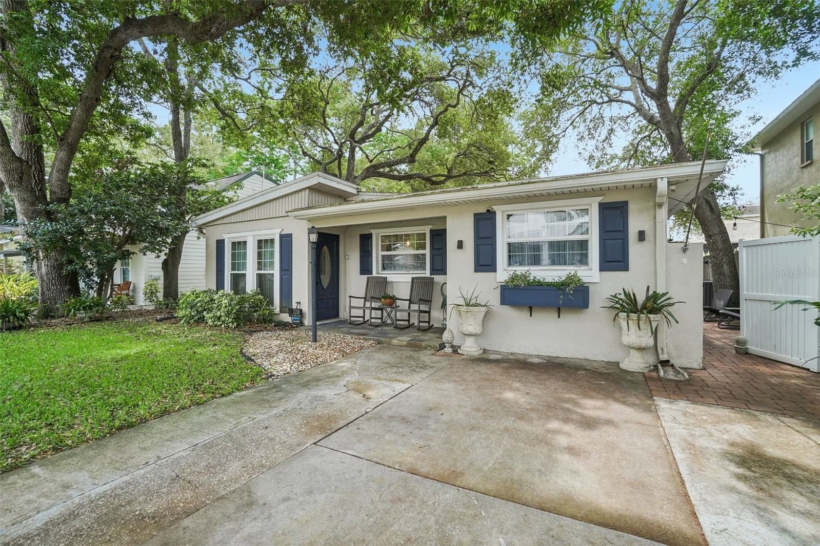 3218 OAKELLAR