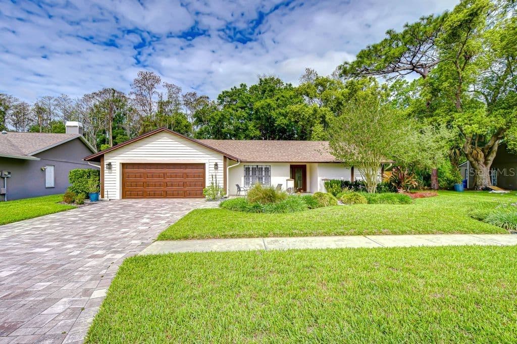 16704 VALLELY