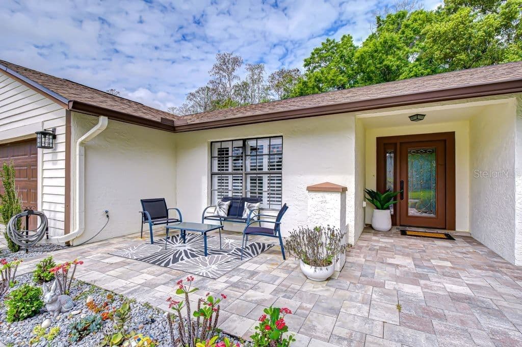16704 VALLELY