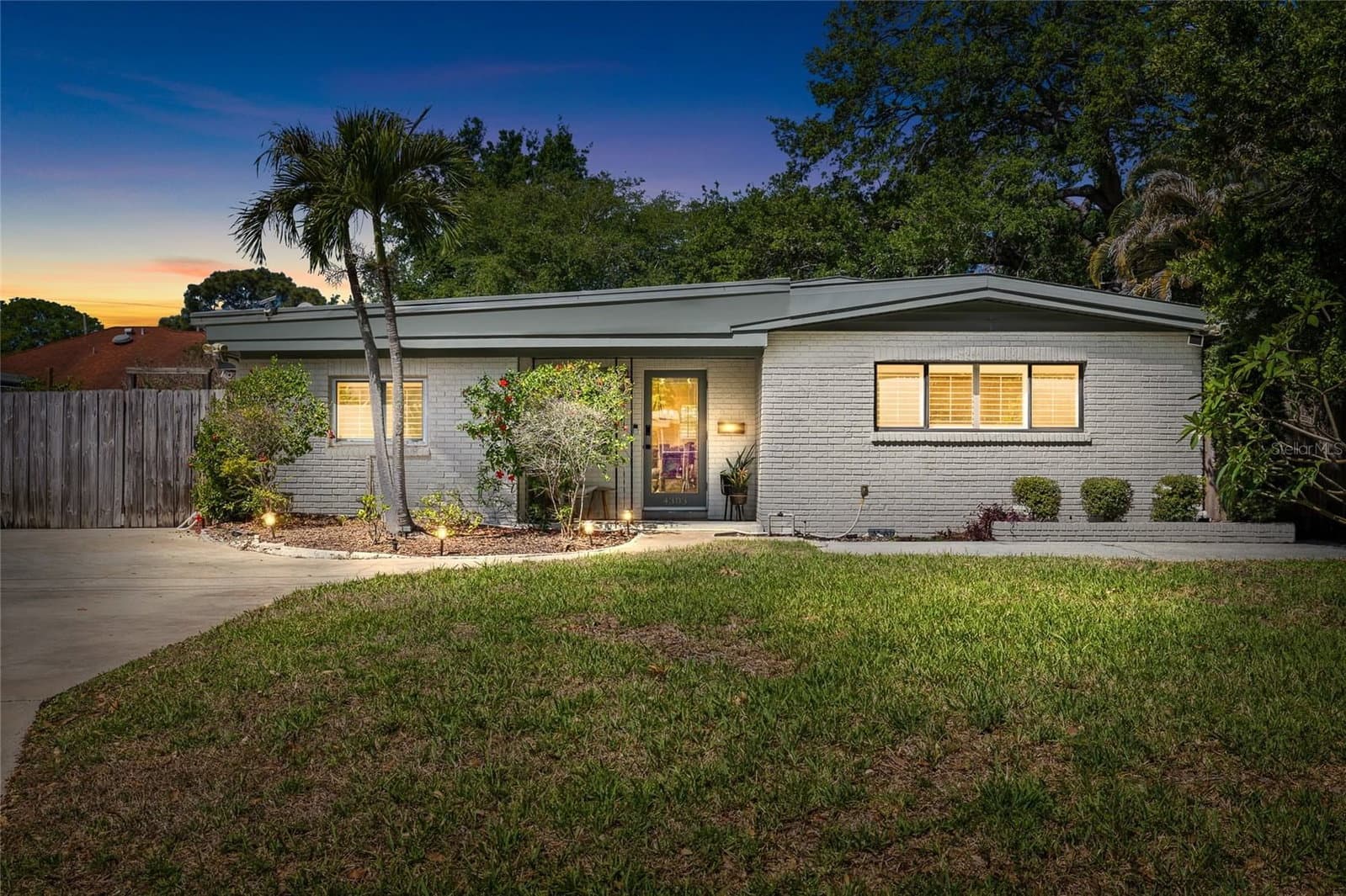 4303 CAMERON