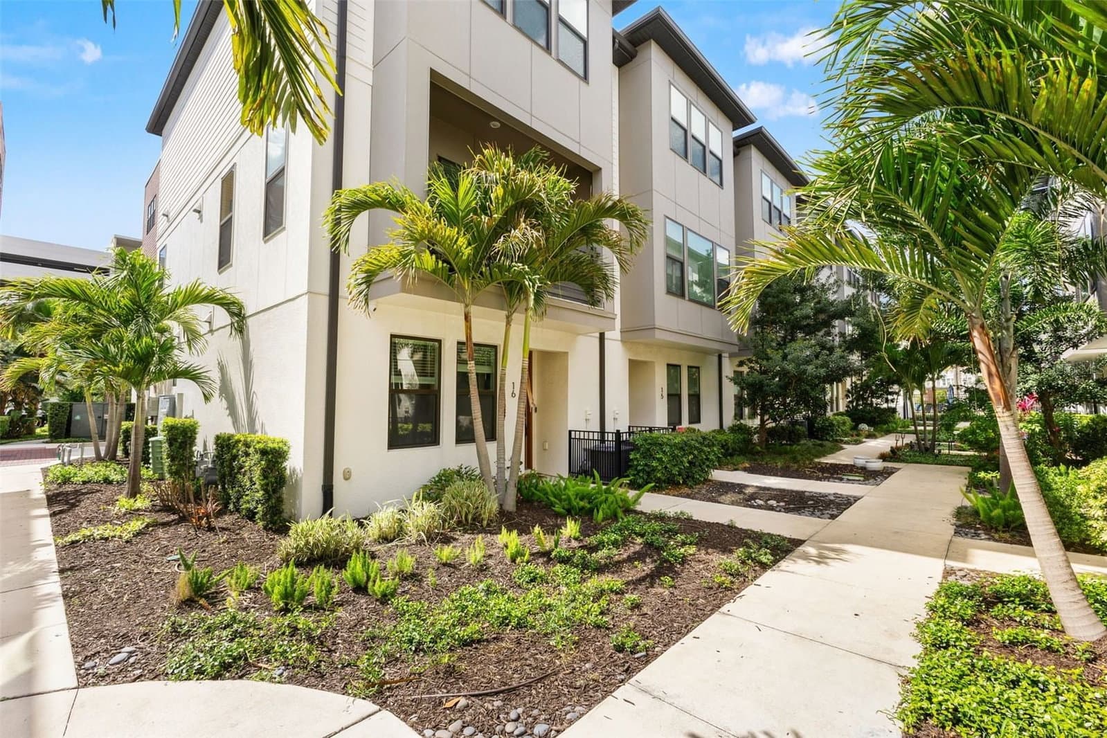 2511 GRADY