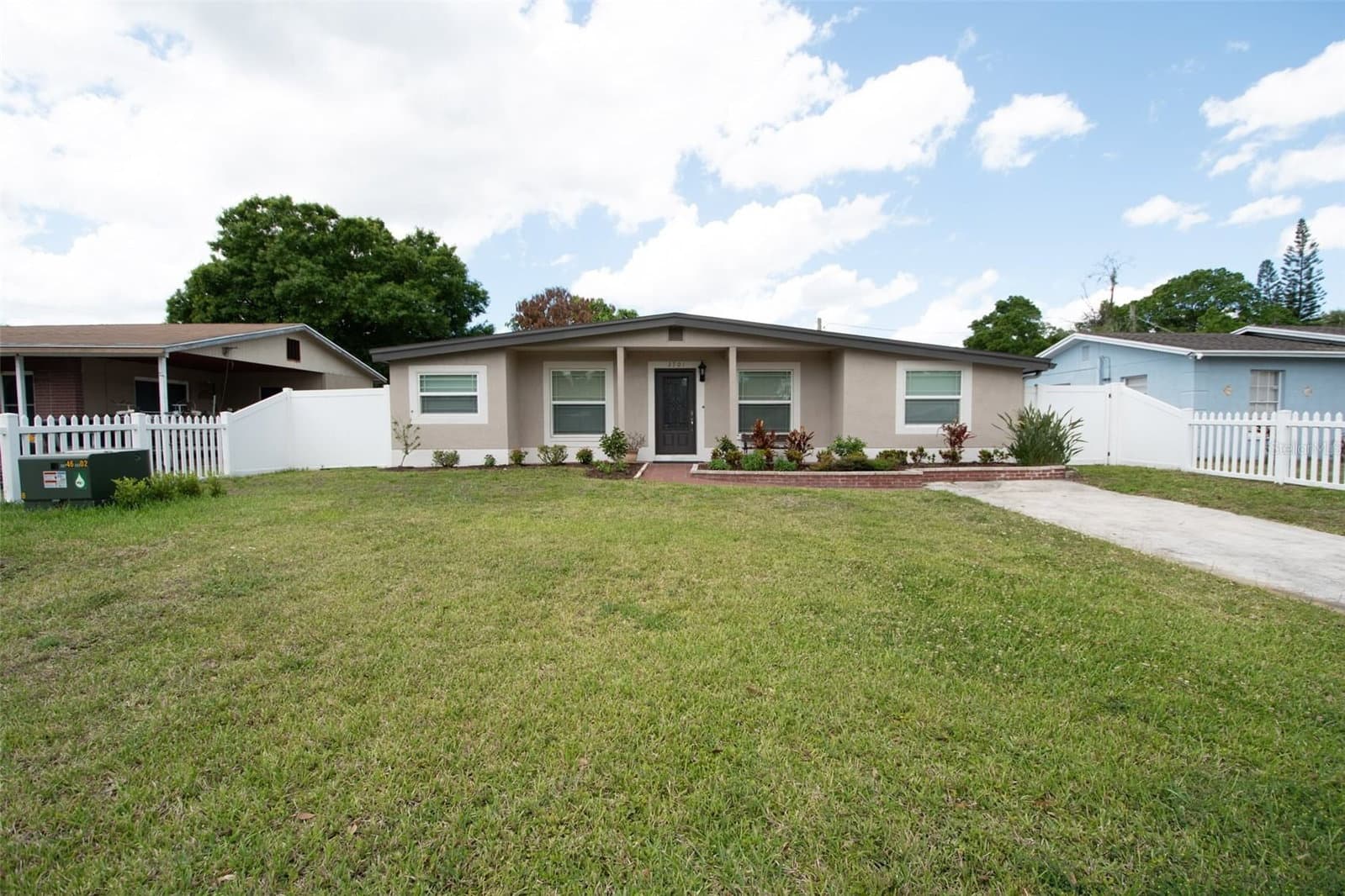 2701 CALLE