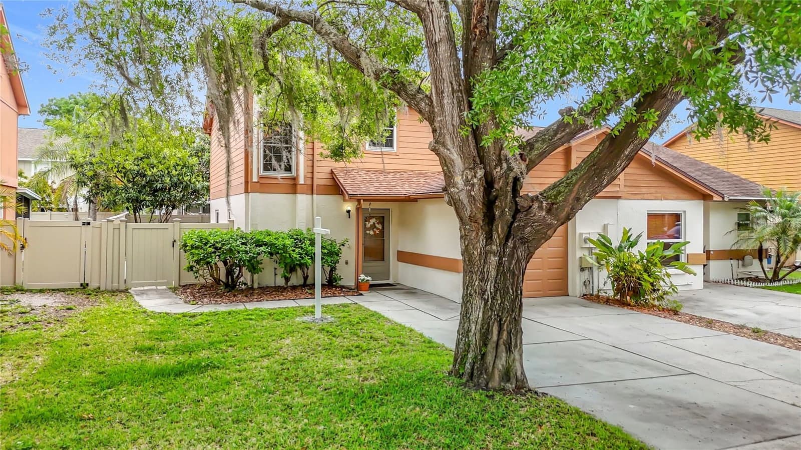 16851 LE CLARE SHORES