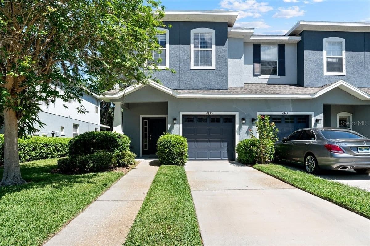 4445 AMBERLY OAKS