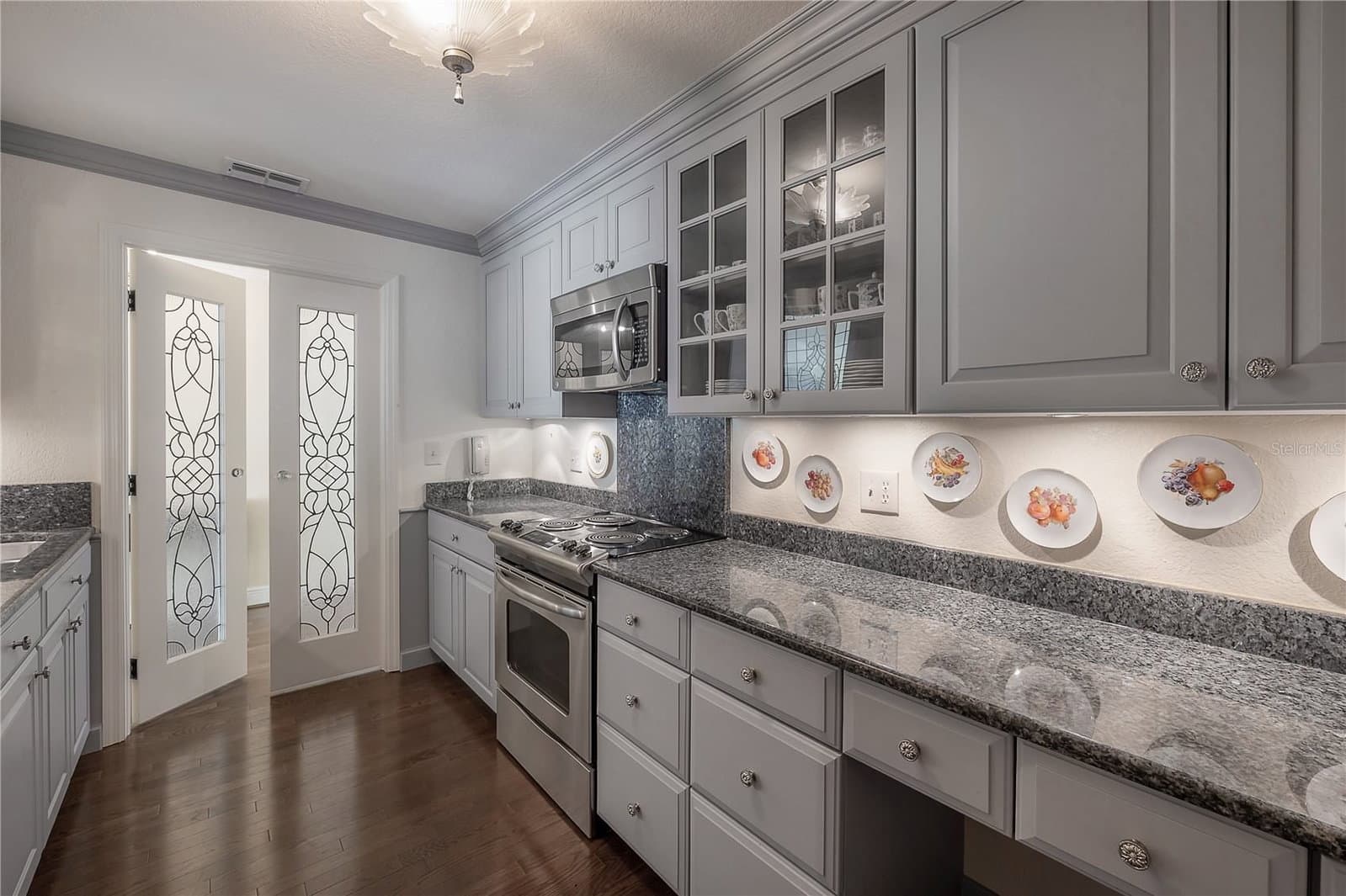700 HARBOUR ISLAND