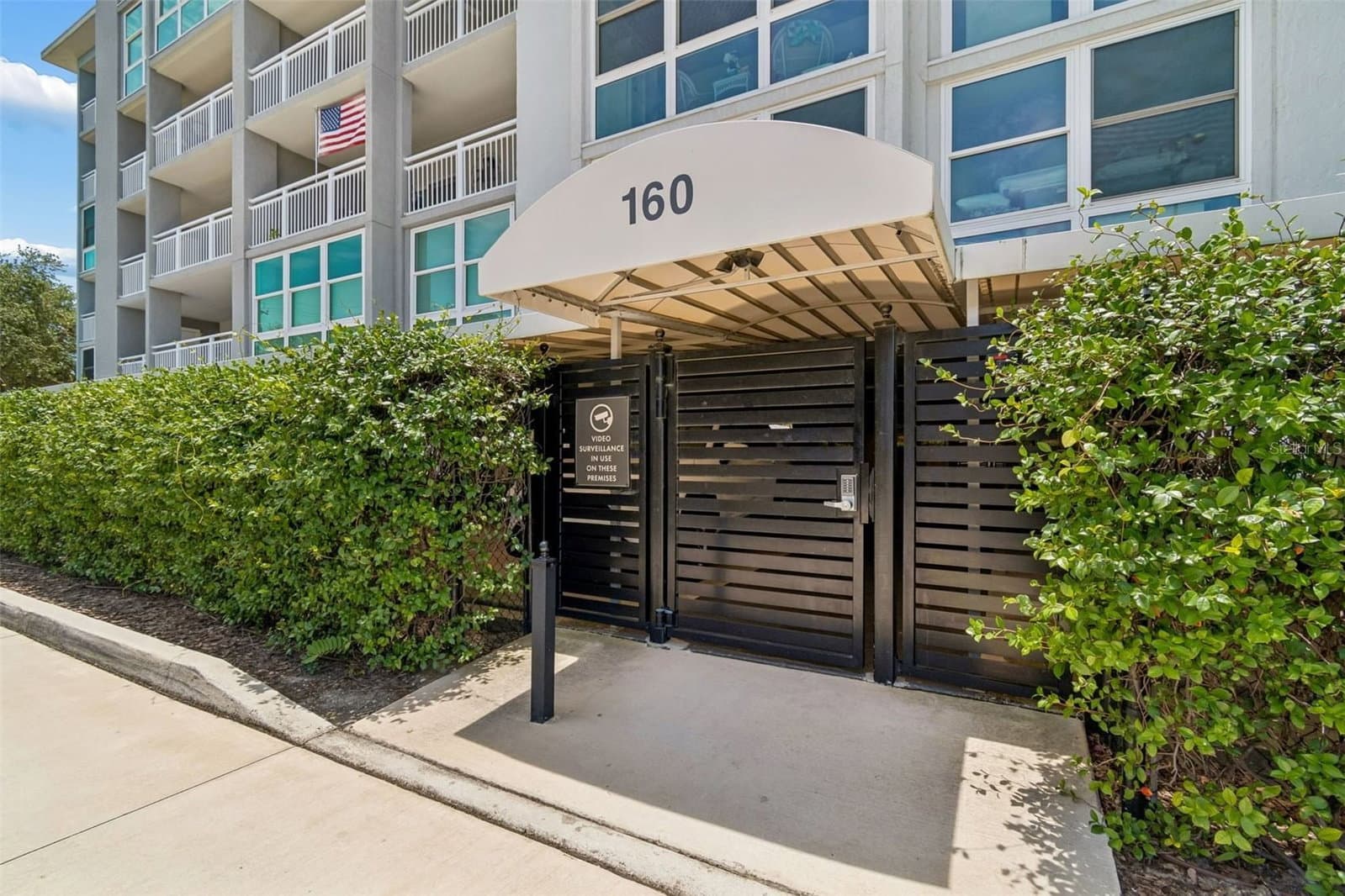 160 COLUMBIA