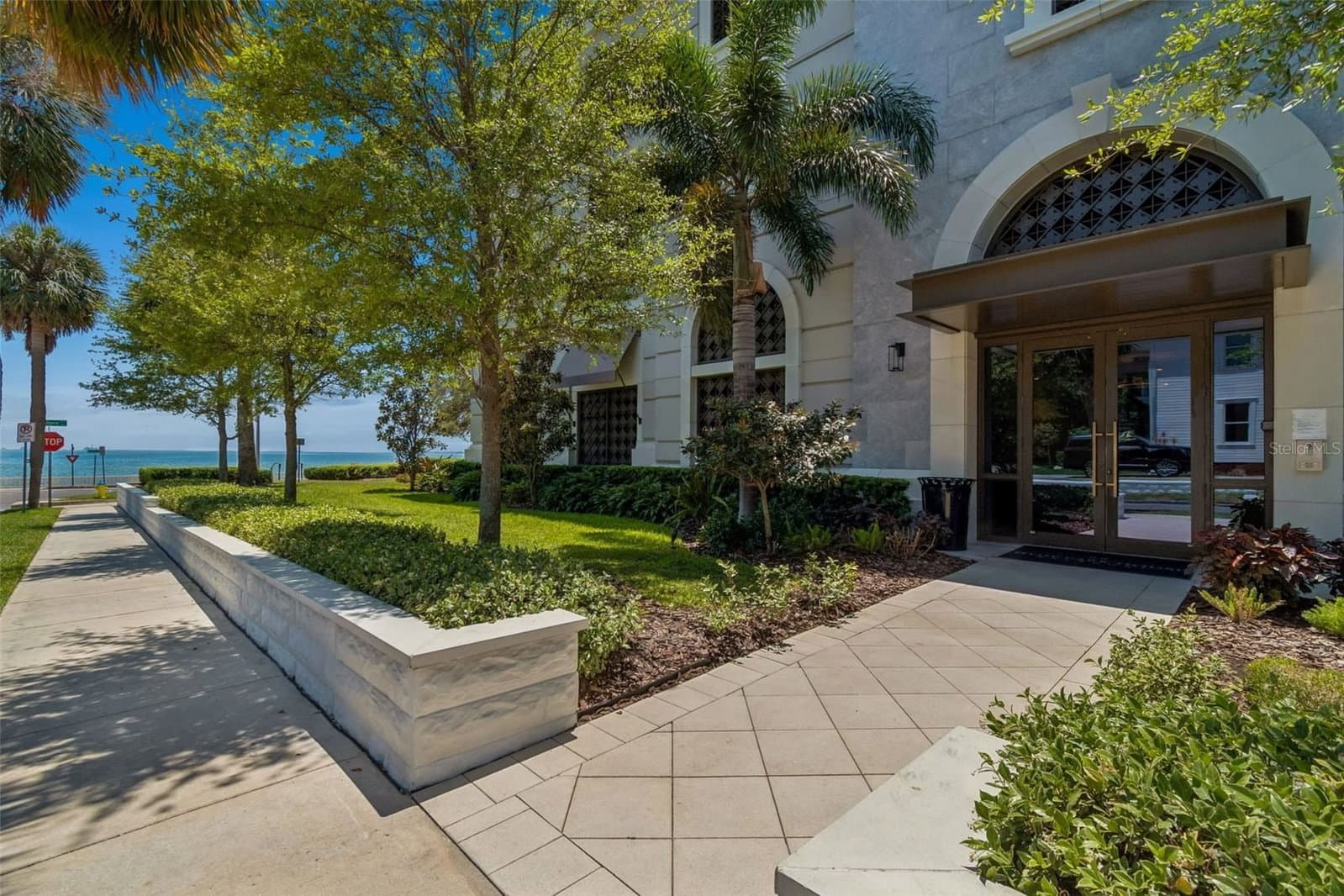 2103 BAYSHORE