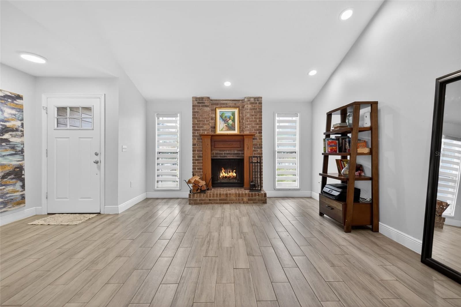 11207 FIRESIDE