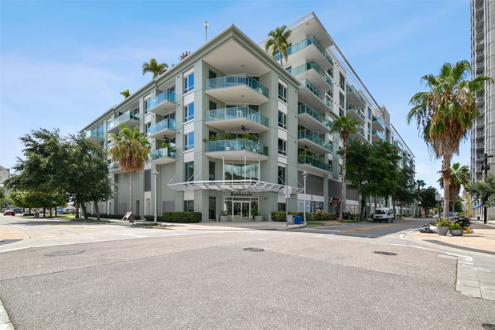 912 CHANNELSIDE