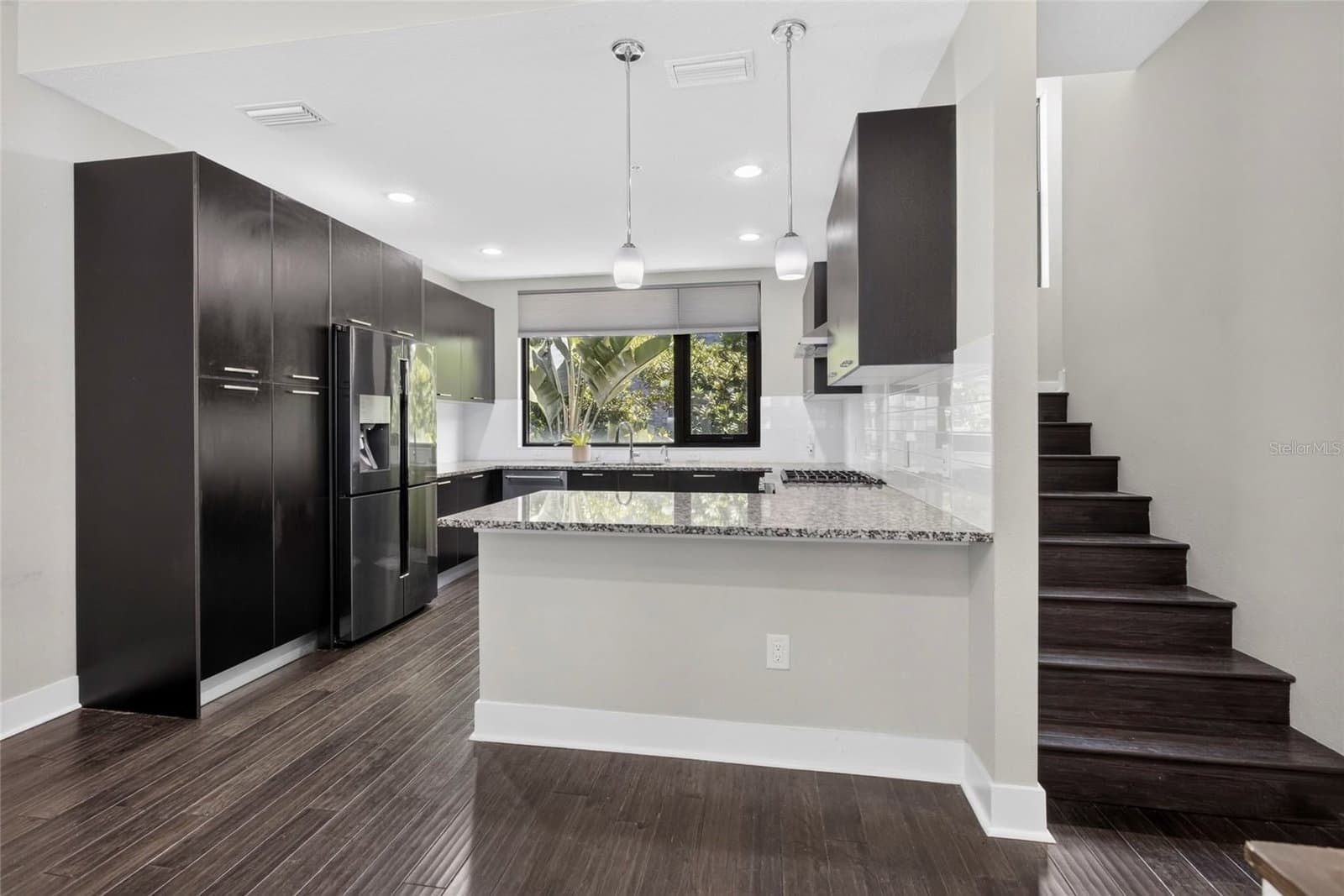 2511 GRADY