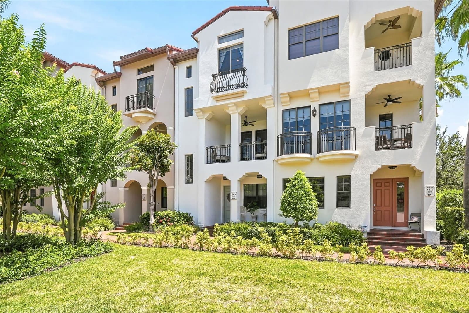 4815 YACHT CLUB
