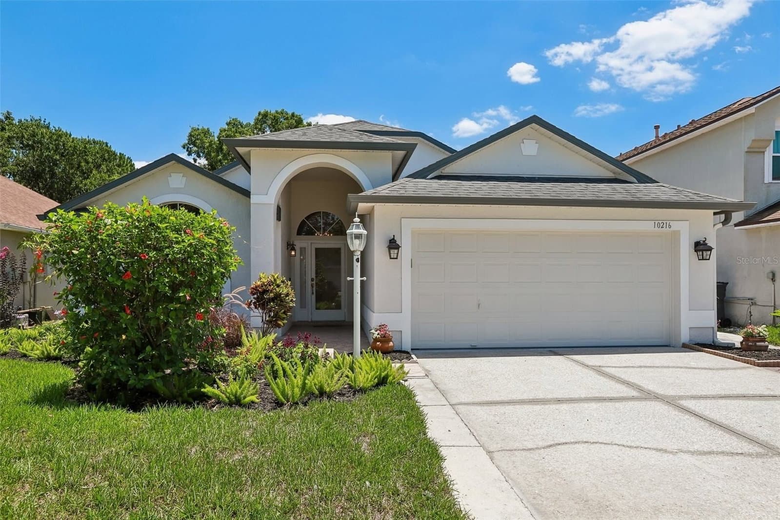 10216 CHARLESTON CORNER