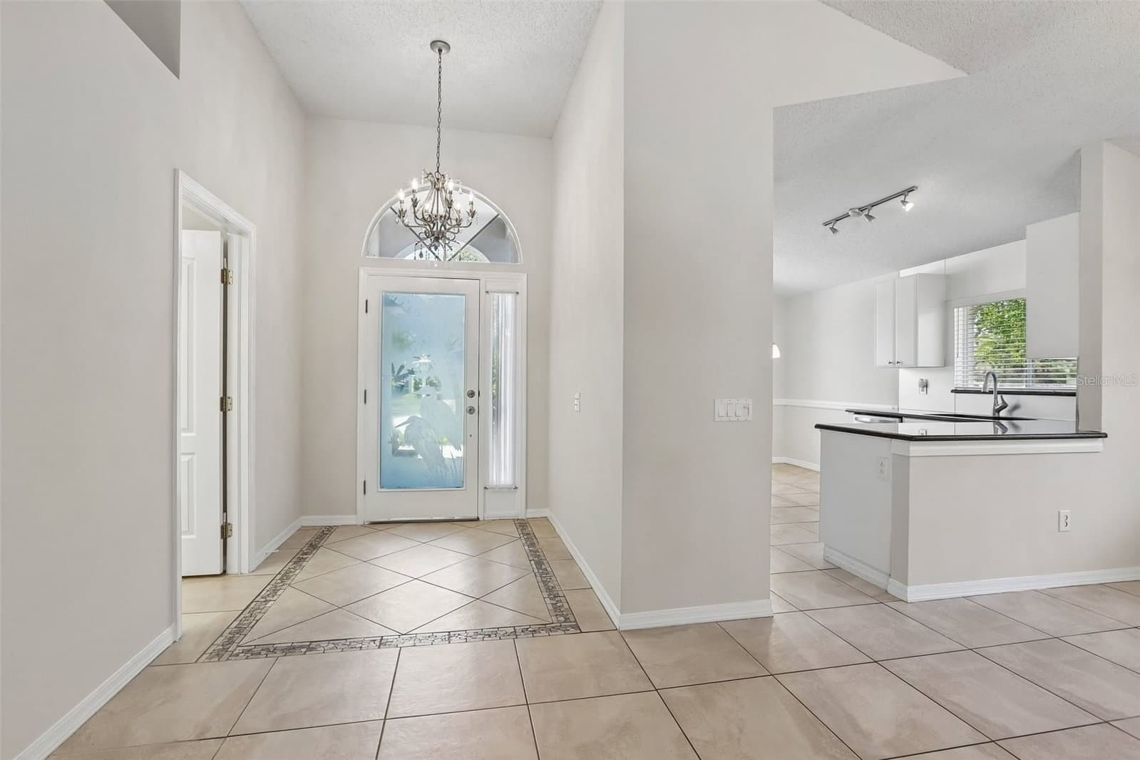 10216 CHARLESTON CORNER