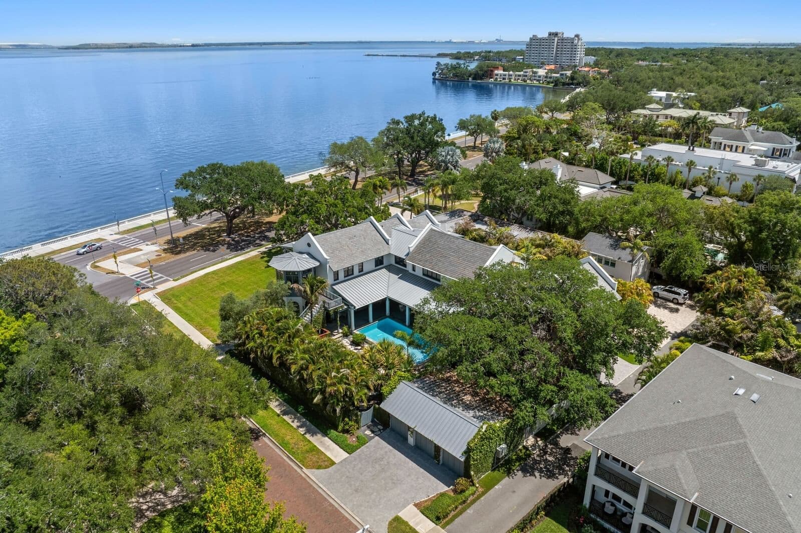 4613 BAYSHORE