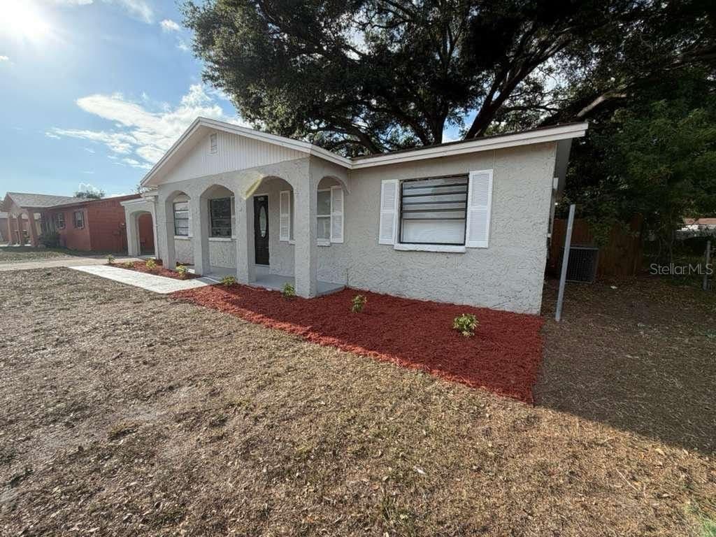 2065 BALFOUR