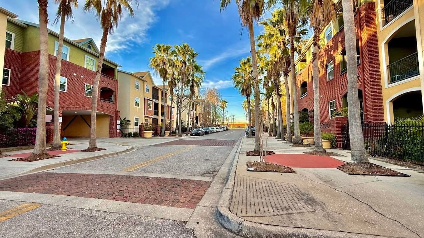 1810 PALM
