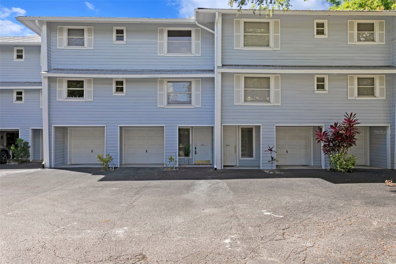 4863 FLAMINGO