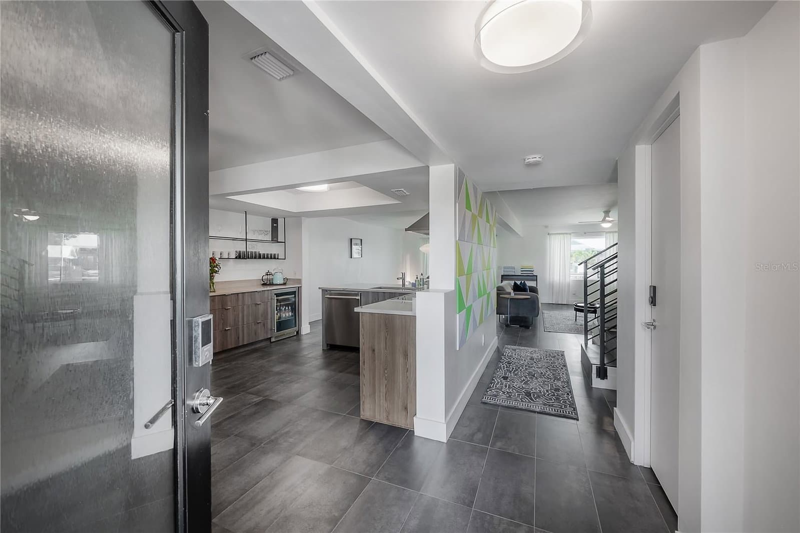 8757 BAY POINTE