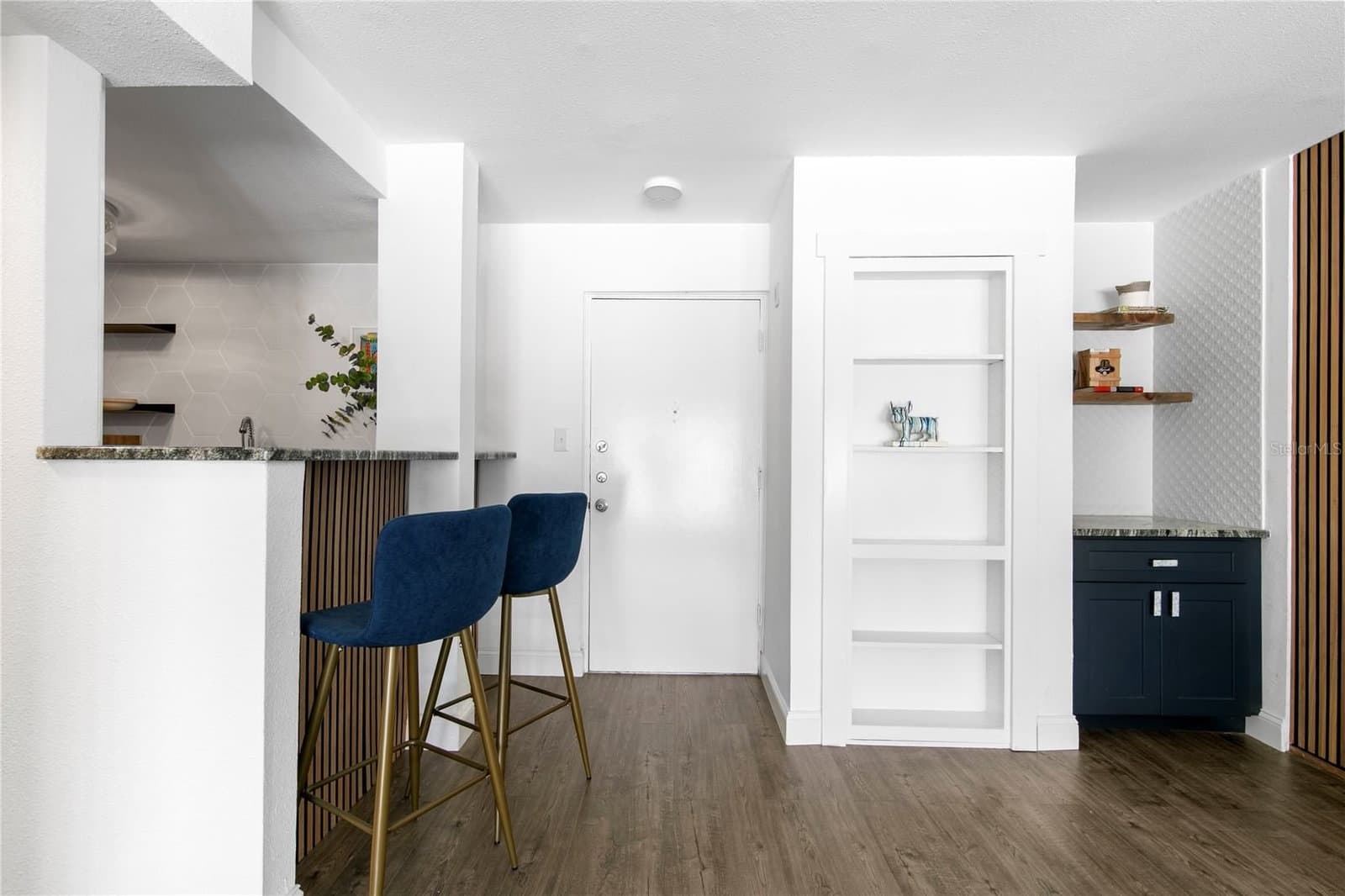 2302 MANHATTAN