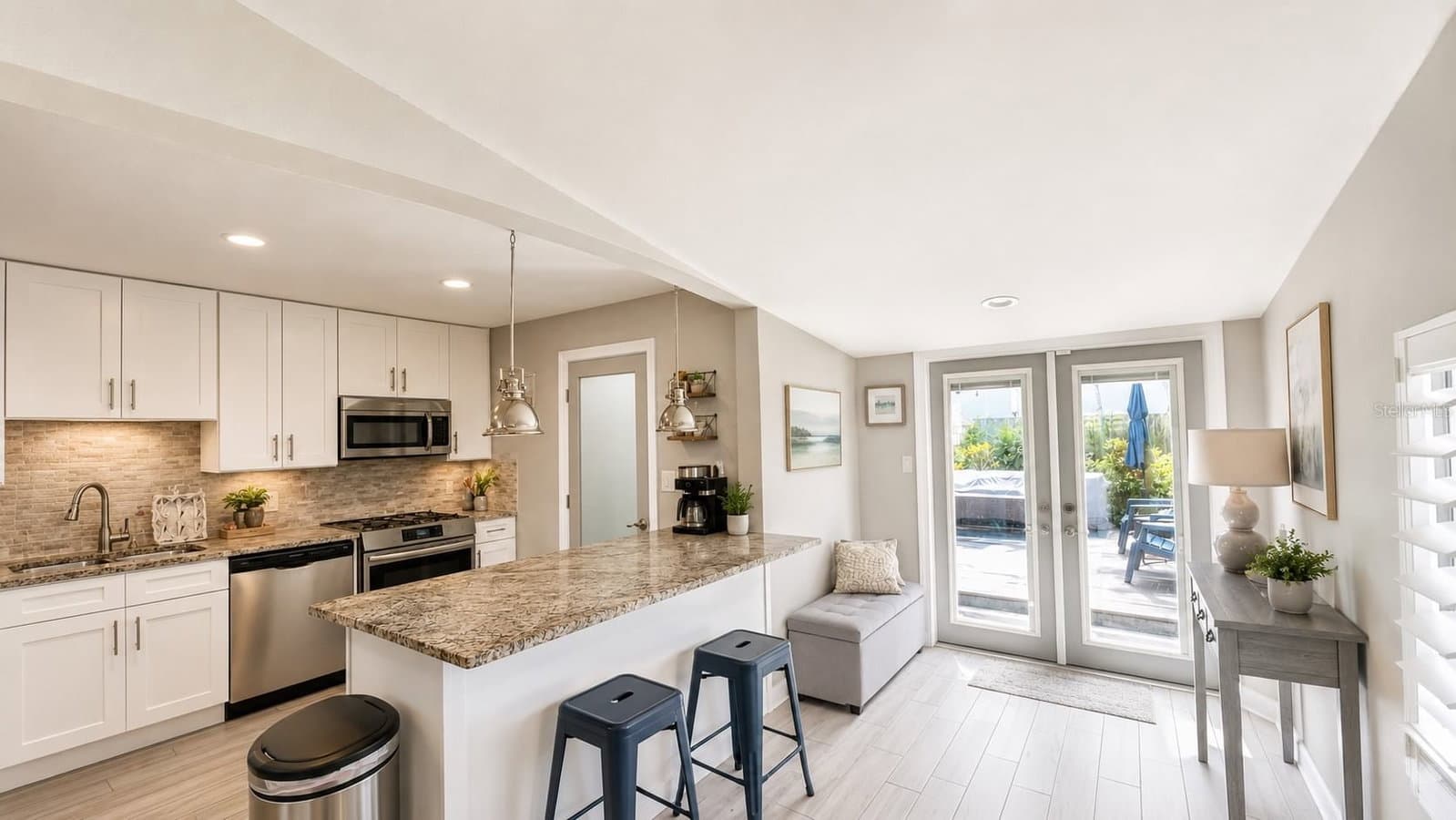 3606 RENELLIE