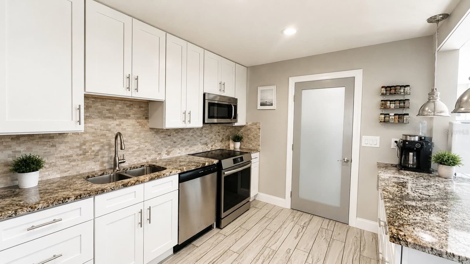 3606 RENELLIE