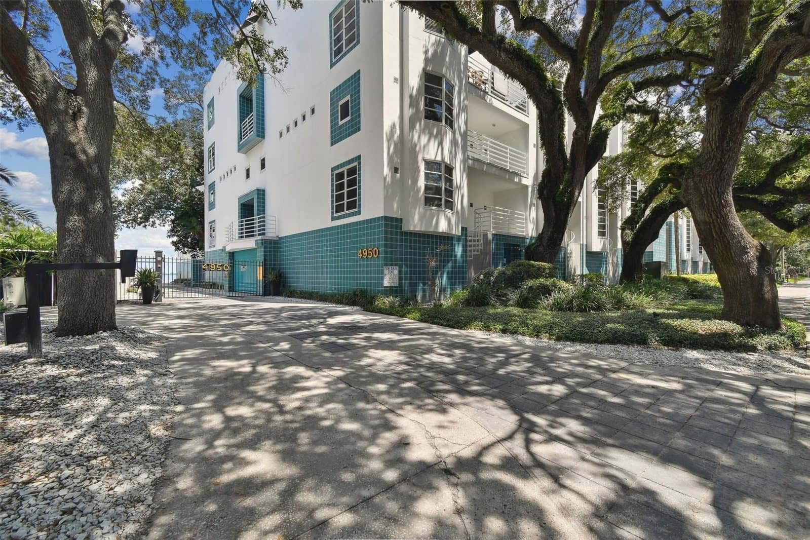 4950 BAYSHORE