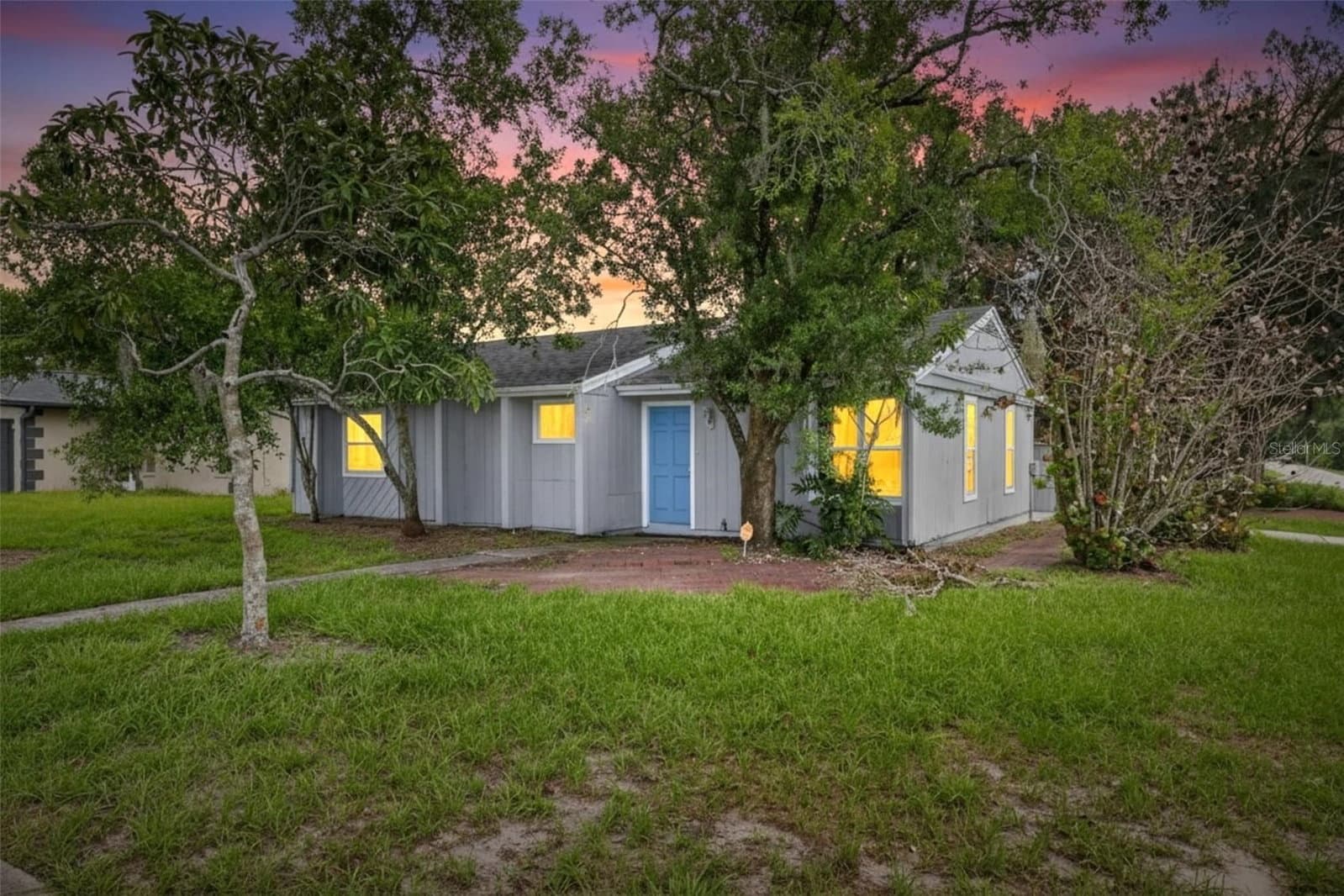 5001 WHITEWAY