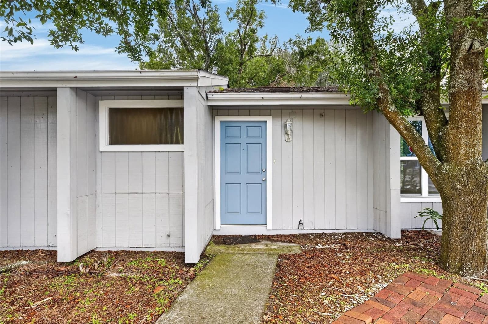 5001 WHITEWAY
